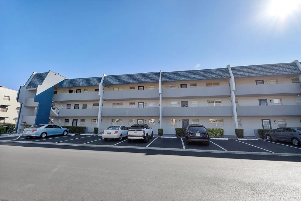 Unit for sale at 7787 Golf Circle Drive, Margate, FL 33063