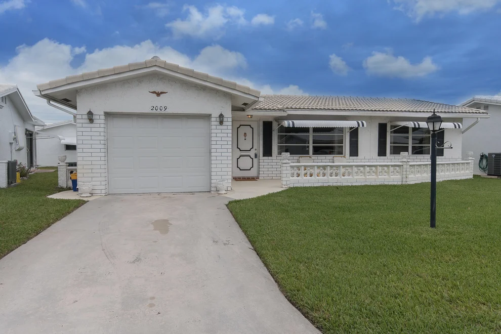 Unit for sale at 2009 SW 18th Drive, Boynton Beach, FL 33426