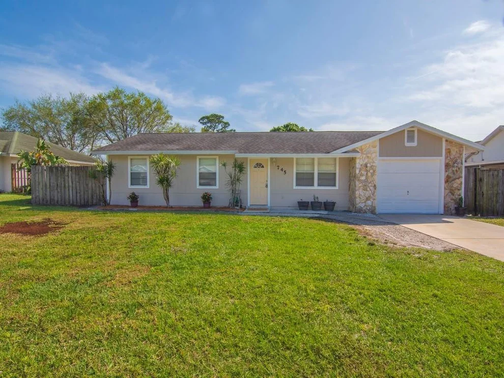 Unit for sale at 745 SW 18th Place, Vero Beach, FL 32962