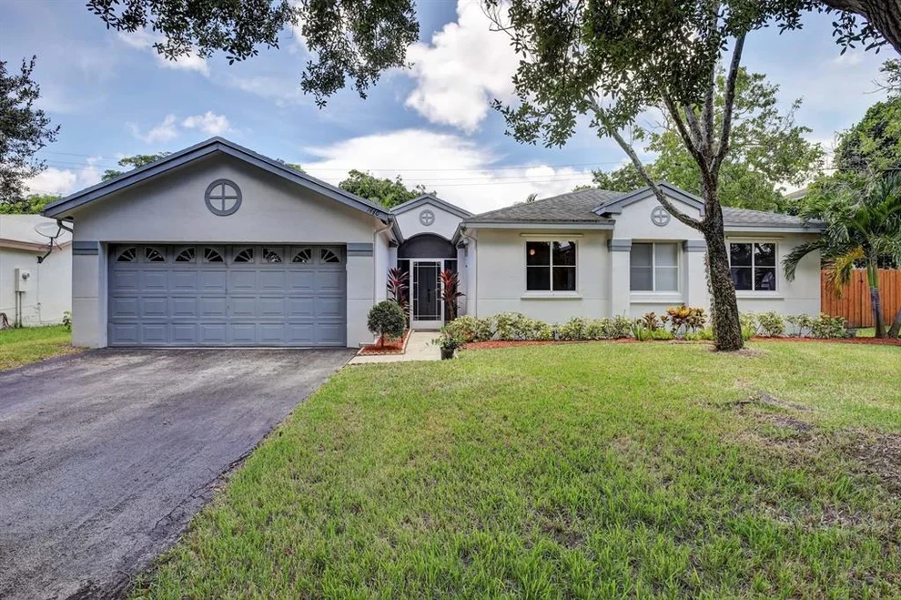 Unit for sale at 1440 NW 47 Avenue, Coconut Creek, FL 33063
