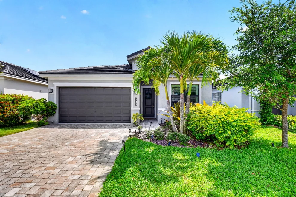 Unit for sale at 7527 Moonrise Drive, Lake Worth, FL 33467