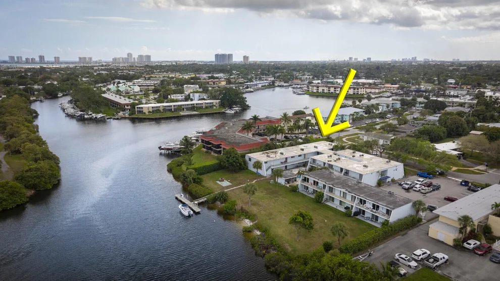 Unit for sale at 725 Hummingbird Way, North Palm Beach, FL 33408