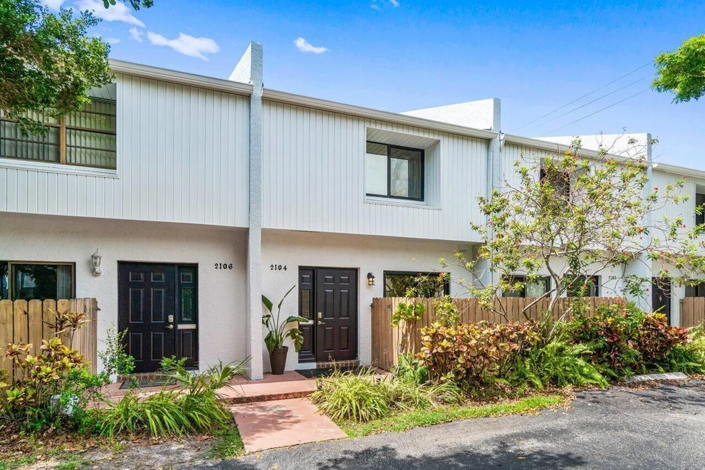 Unit for sale at 2104 NE 44 Street, Lighthouse Point, FL 33064