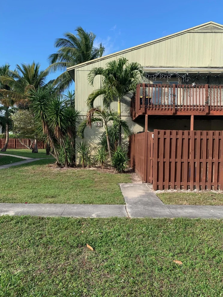 Unit for sale at 5 Crossings Circle, Boynton Beach, FL 33435