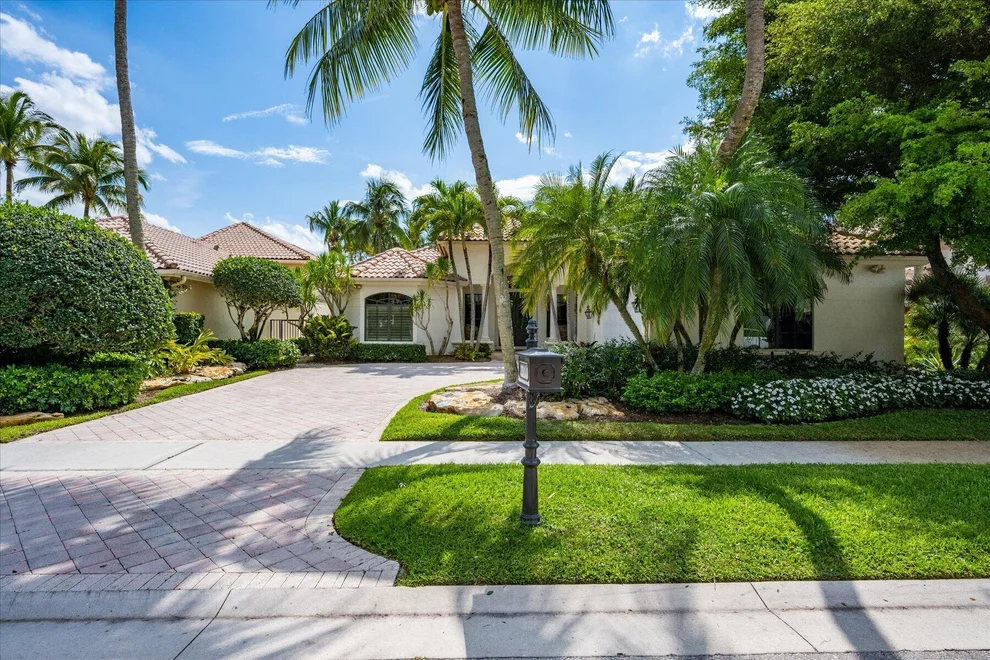 Unit for sale at 2911 Bent Cypress Rd, Wellington, FL 33414