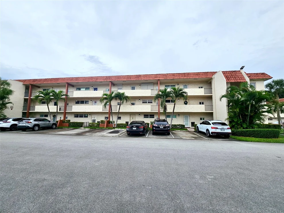 Unit for sale at 8980 S Hollybrook Boulevard, Pembroke Pines, FL 33025