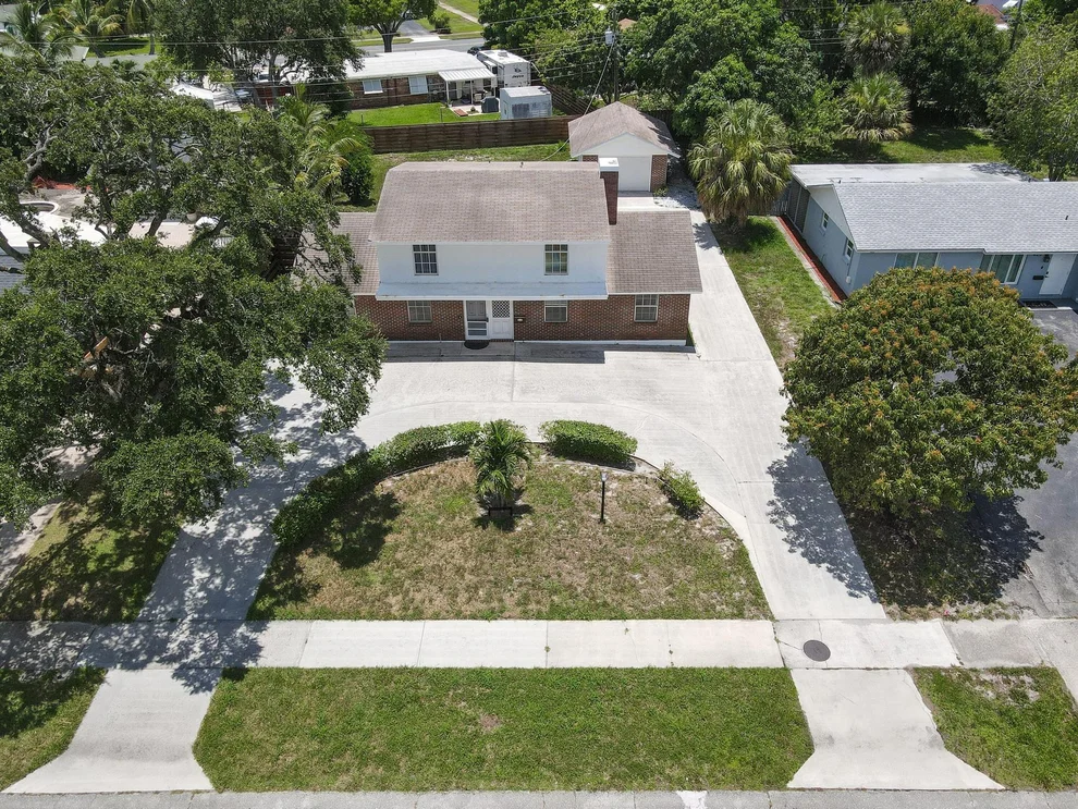 Unit for sale at 814 Poplar Drive, Lake Park, FL 33403