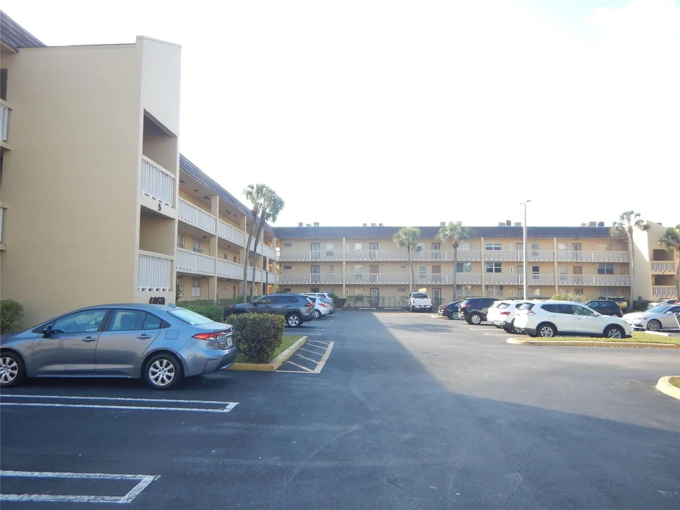 Unit for sale at 6050 NW 64th Avenue, Fort Lauderdale, FL 33319