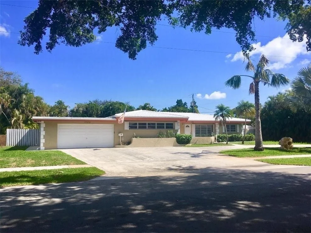 Unit for sale at 700 N Bel Air Drive, Plantation, FL 33317