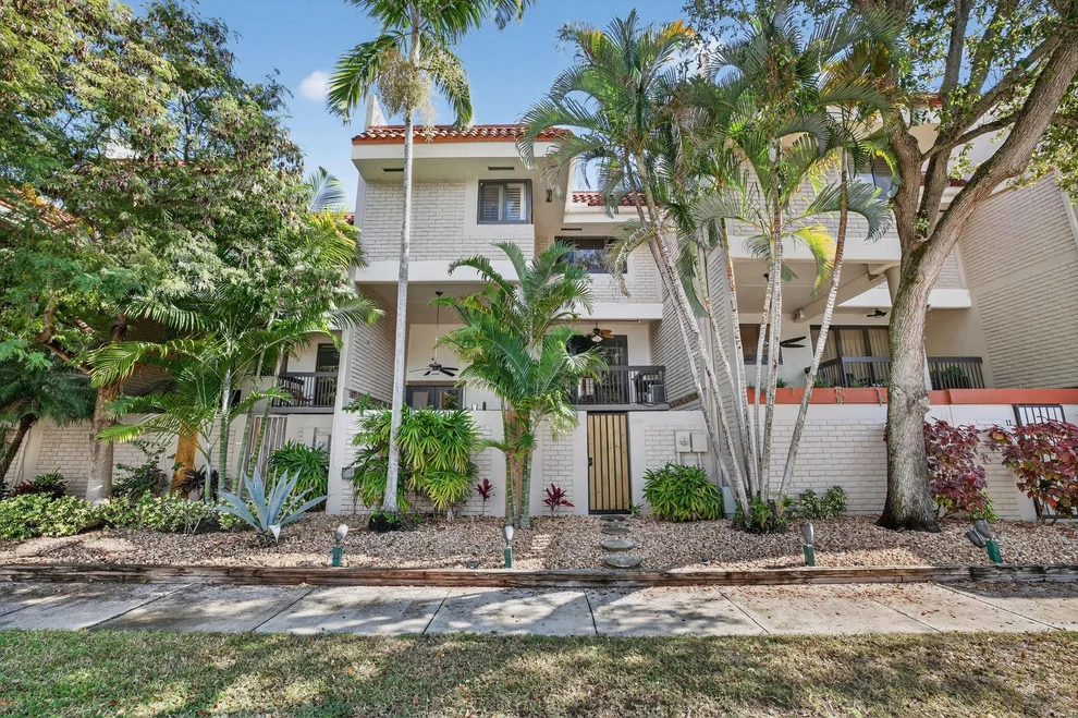 Unit for sale at 1401 NE 9th Street, Fort Lauderdale, FL 33304