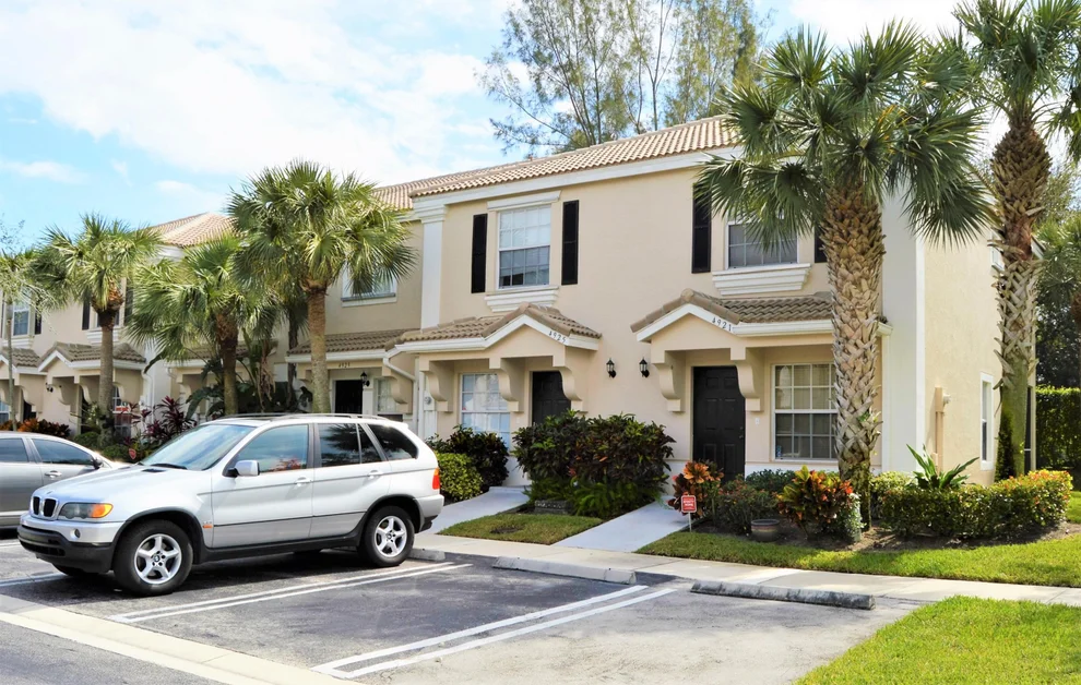 Unit for sale at 4925 Palmbrooke Circle, West Palm Beach, FL 33417