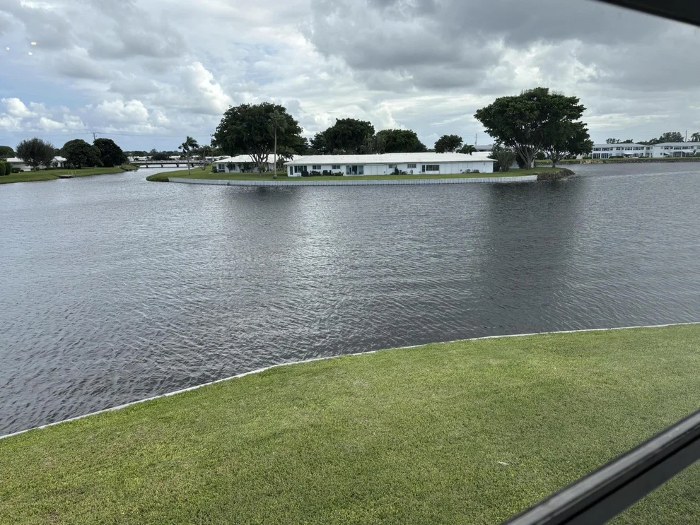 Unit for sale at 1112 Lake Terrace, Boynton Beach, FL 33426