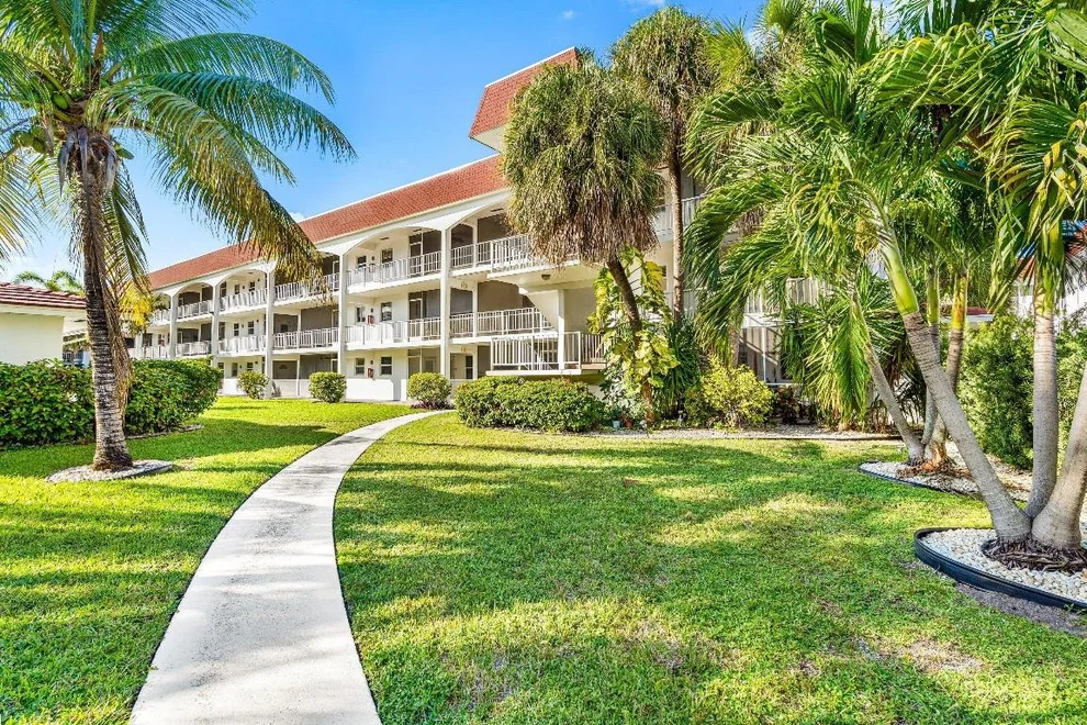 Unit for sale at 580 Egret Drive, Hallandale Beach, FL 33009