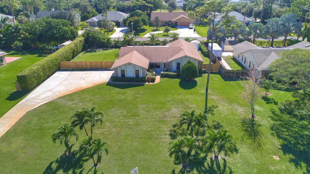 Unit for sale at 5960 Piney Court, Lake Worth, FL 33463