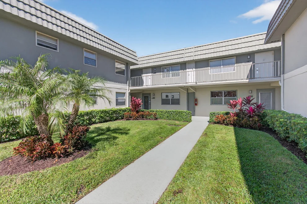 Unit for sale at 256 Flanders F, Delray Beach, FL 33484