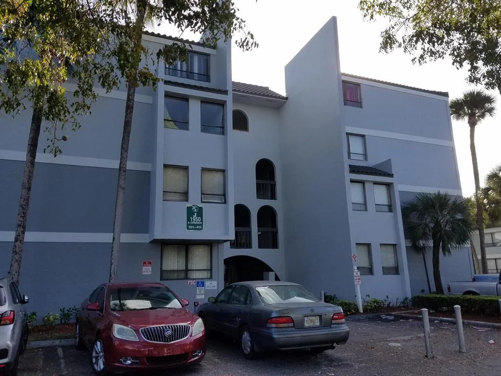 Unit for sale at 1950 N Congress 211 Avenue, West Palm Beach, FL 33401