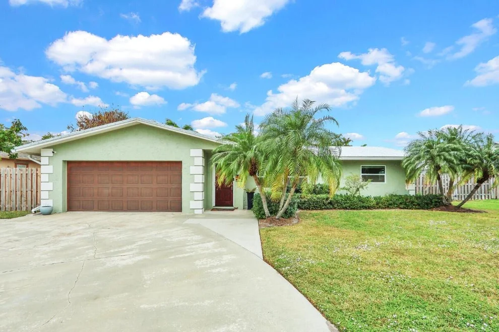 Unit for sale at 3035 SE Glasgow Drive, Stuart, FL 34997