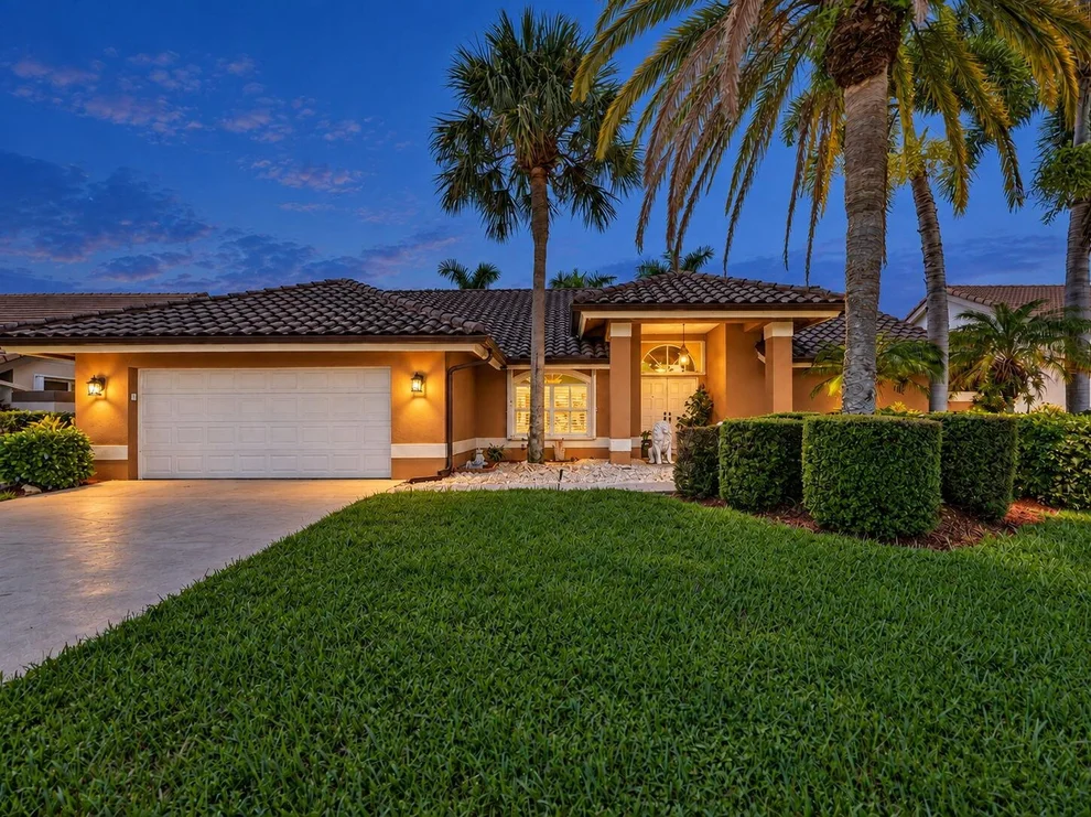 Unit for sale at 6001 Wedgewood Village Circle, Lake Worth, FL 33463