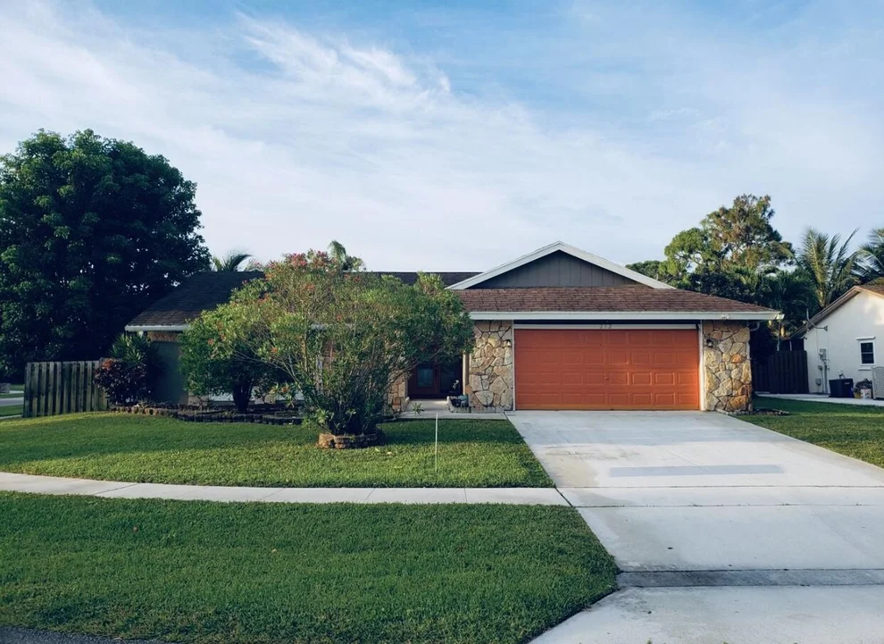 Unit for sale at 212 Bobwhite Road, Royal Palm Beach, FL 33411