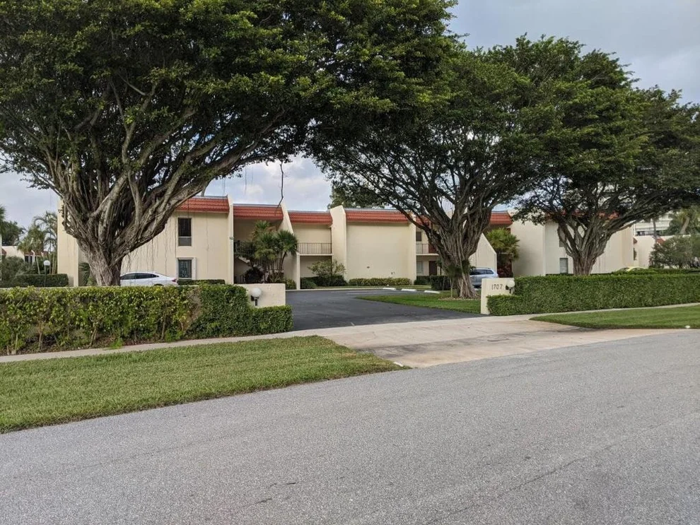 Unit for sale at 1707 Consulate Place, West Palm Beach, FL 33401