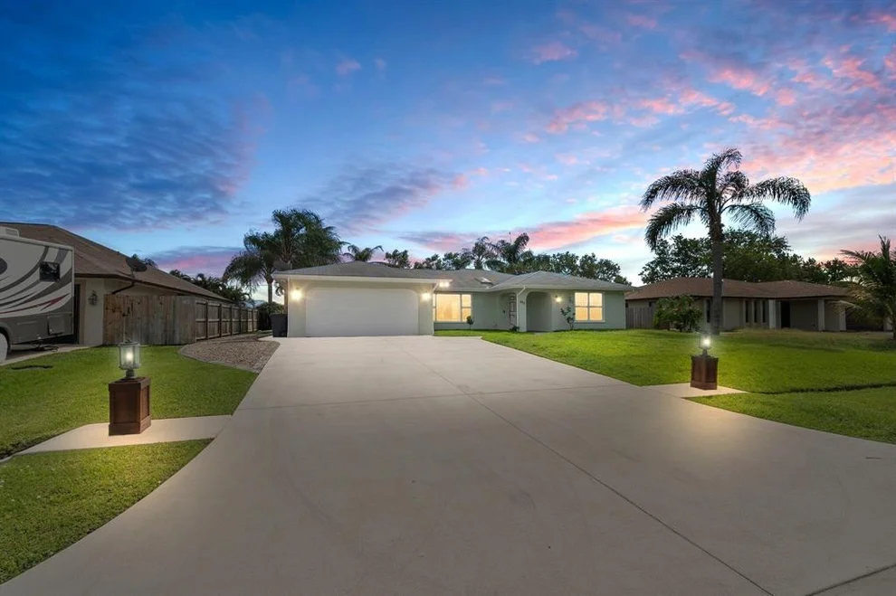 Unit for sale at 662 SE Starfish Avenue, Port St Lucie, FL 34983