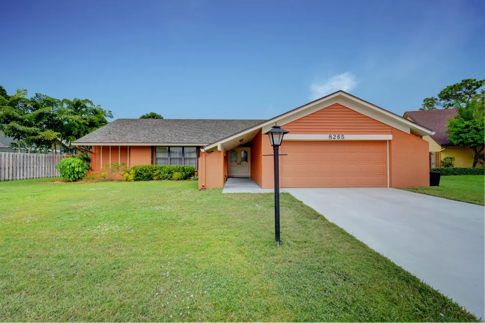 Unit for sale at 8265 Whitewood Cove E, Lake Worth, FL 33467