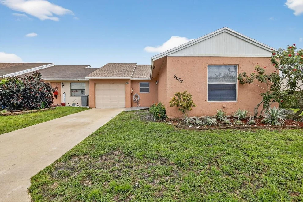 Unit for sale at 5668 Waltham Way, Lake Worth, FL 33463