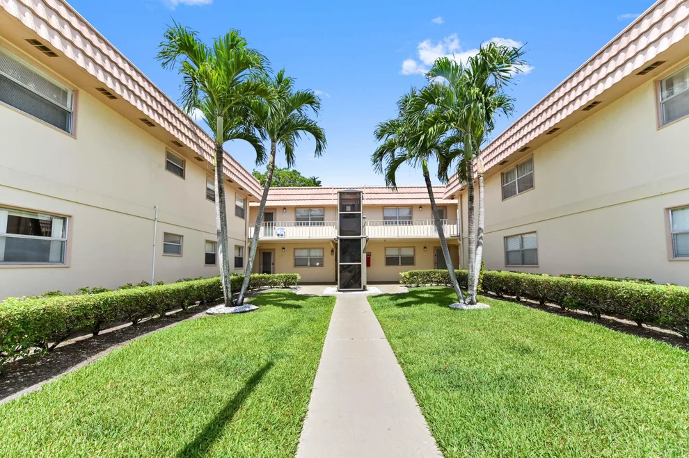 Unit for sale at 444 Saxony J, Delray Beach, FL 33446