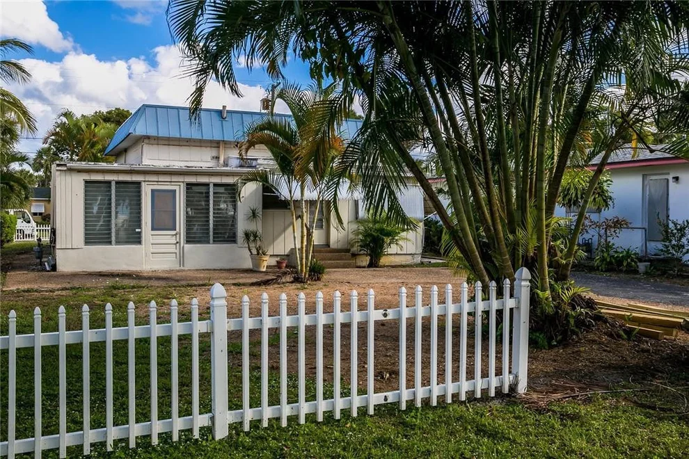 Unit for sale at 927 S Lakeside Drive, Lake Worth Beach, FL 33460
