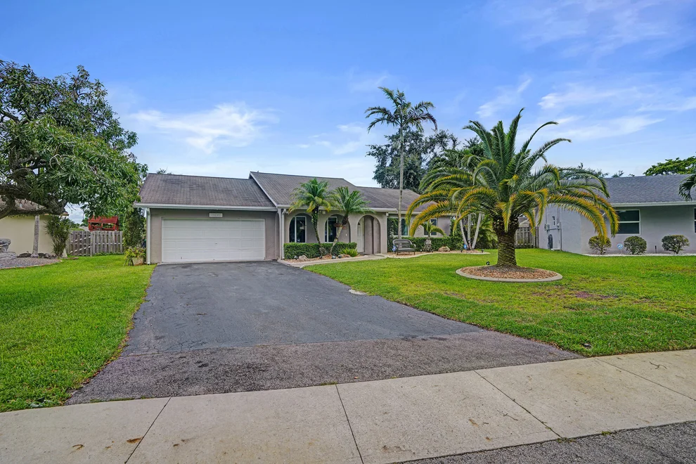 Unit for sale at 10141 SW 49th Court, Cooper City, FL 33328