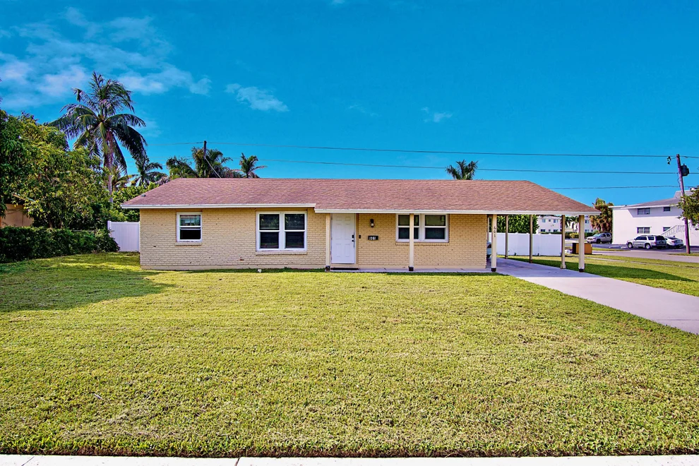Unit for sale at 601 W Jasmine Drive, Lake Park, FL 33403