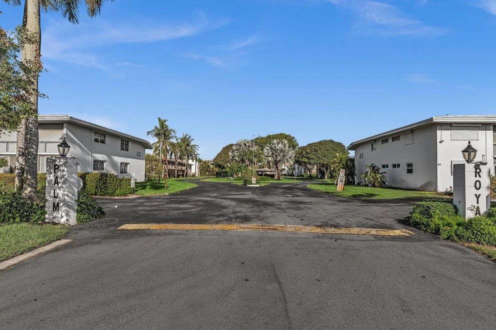 Unit for sale at 40 SE 13th Street, Boca Raton, FL 33432