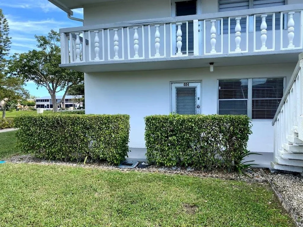 Unit for sale at 404 Chatham T, West Palm Beach, FL 33417