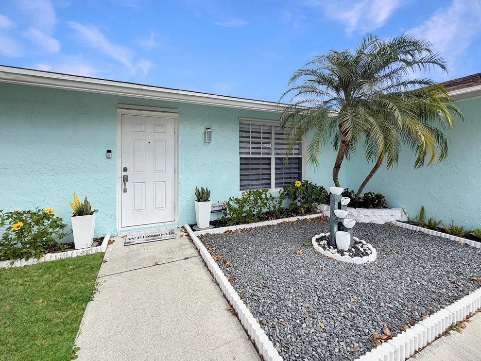 Unit for sale at 110 Bobwhite Road, Royal Palm Beach, FL 33411