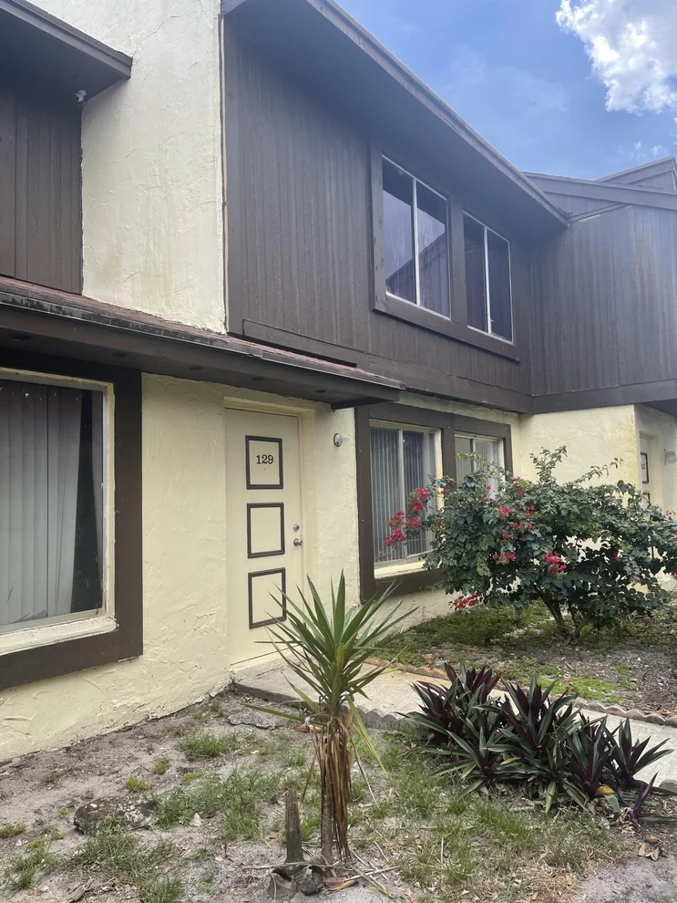 Unit for sale at 5372 Bosque Lane, West Palm Beach, FL 33415