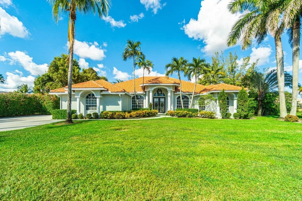 Unit for sale at 6965 N Calumet Circle, Lake Worth, FL 33467