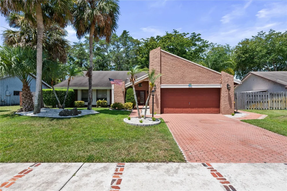 Unit for sale at 711 NW 77th Avenue, Plantation, FL 33324