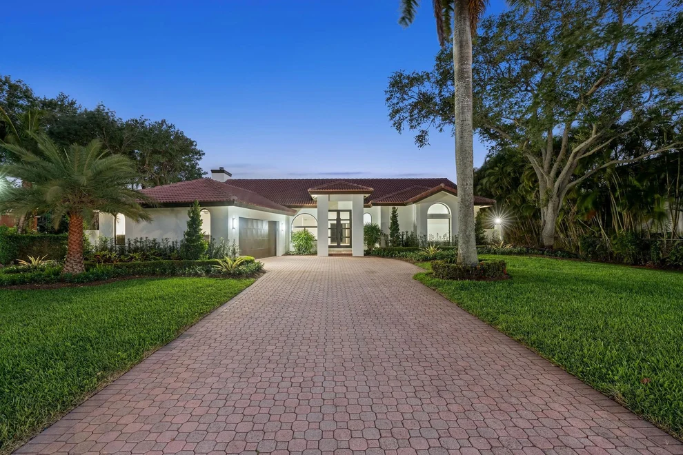 Unit for sale at 12360 NW 9 Street, Plantation, FL 33325