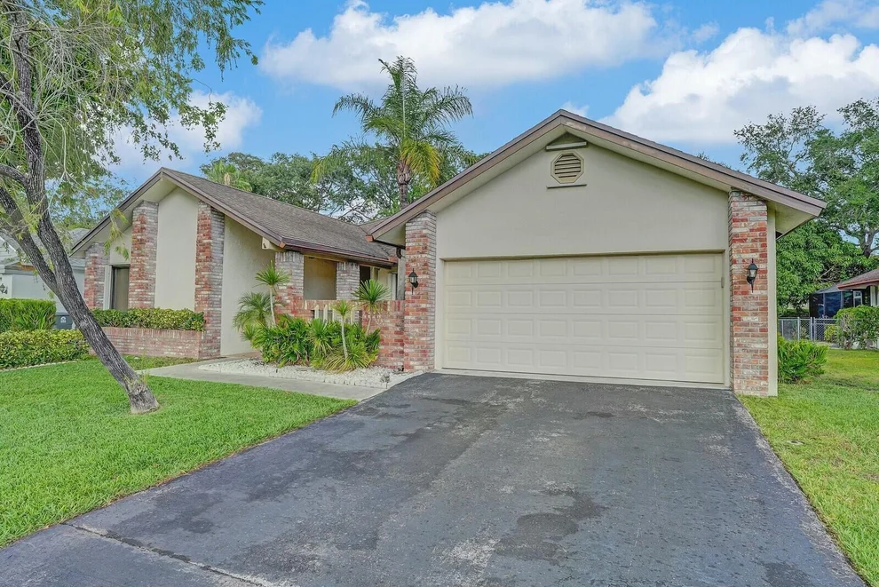Unit for sale at 18356 181st Circle S, Boca Raton, FL 33498