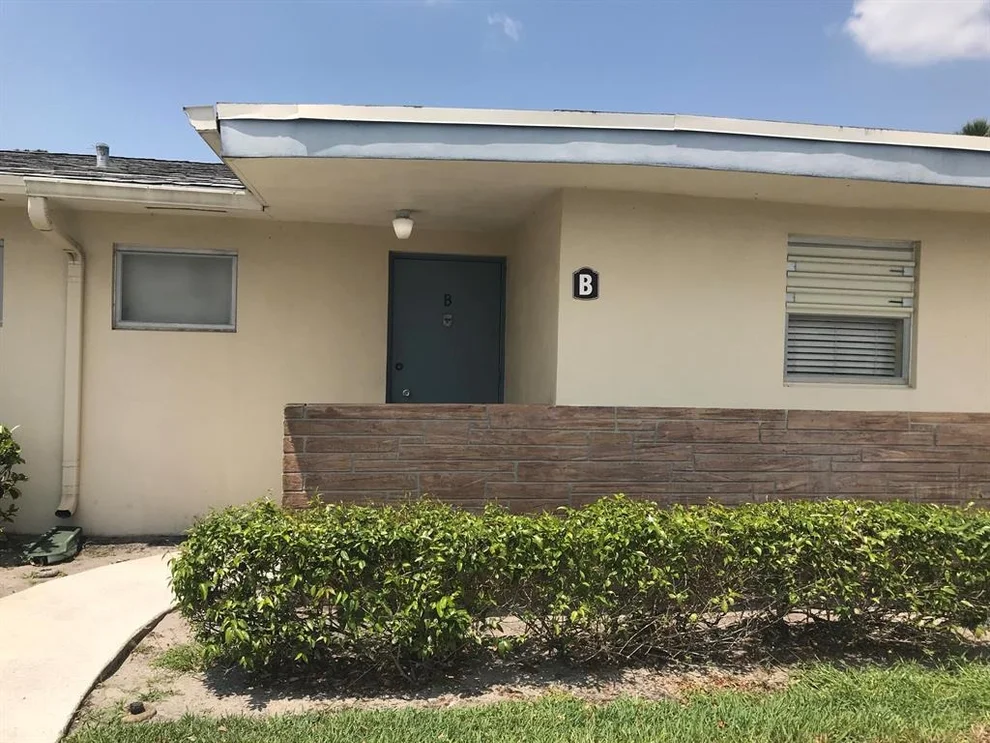 Unit for sale at 2885 W Ashley Drive W, West Palm Beach, FL 33415