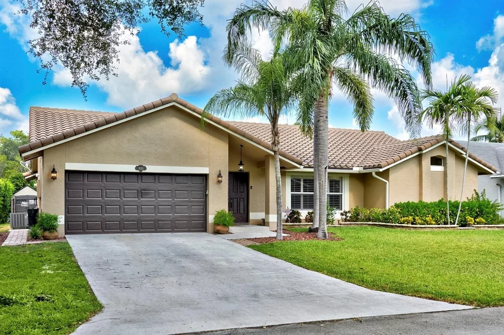 Unit for sale at 5133 NW 47th Avenue, Coconut Creek, FL 33073