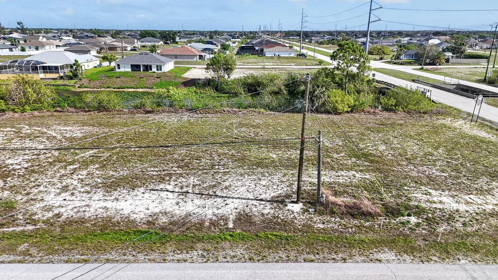 Unit for sale at 5 NW 19th Terrace, Cape Coral, FL 33993