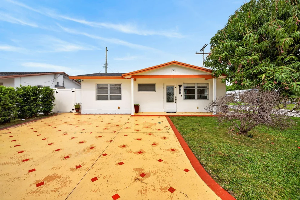 Unit for sale at 4579 NW 17th Terrace, Tamarac, FL 33309