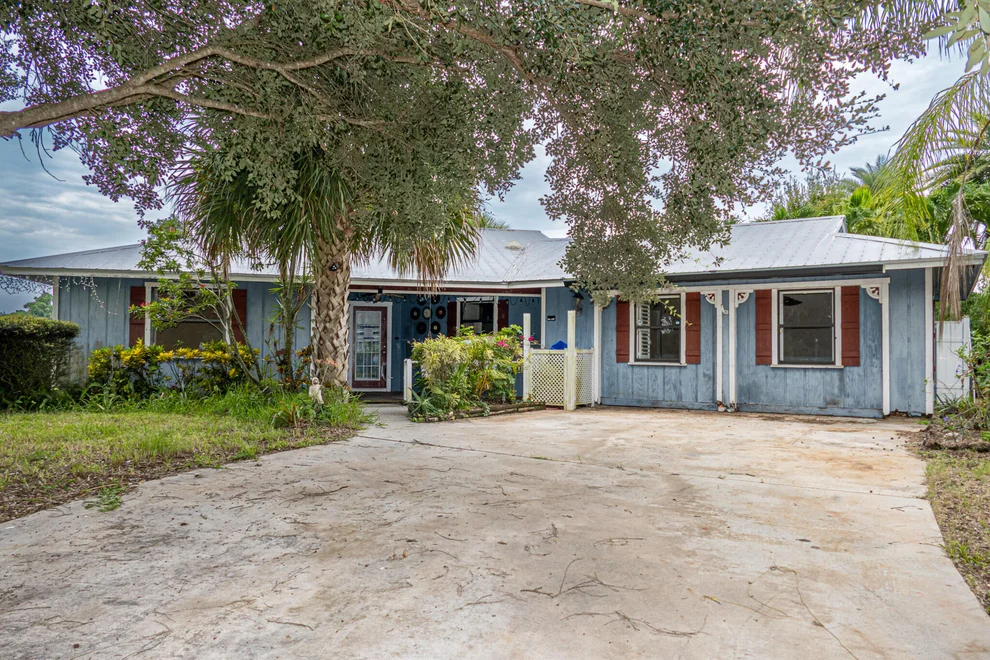 Unit for sale at 2504 SW Horseshoe Trail, Palm City, FL 34990