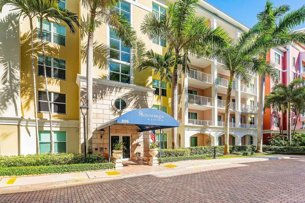 Unit for sale at 806 E Windward Way, Lantana, FL 33462