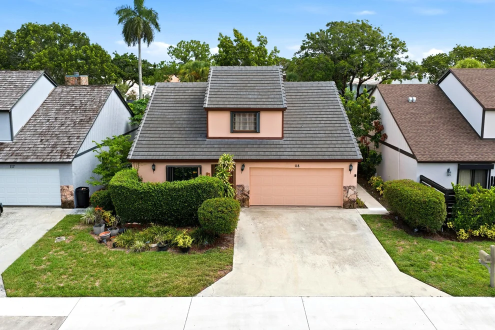 Unit for sale at 118 Beaumont Lane, Palm Beach Gardens, FL 33410