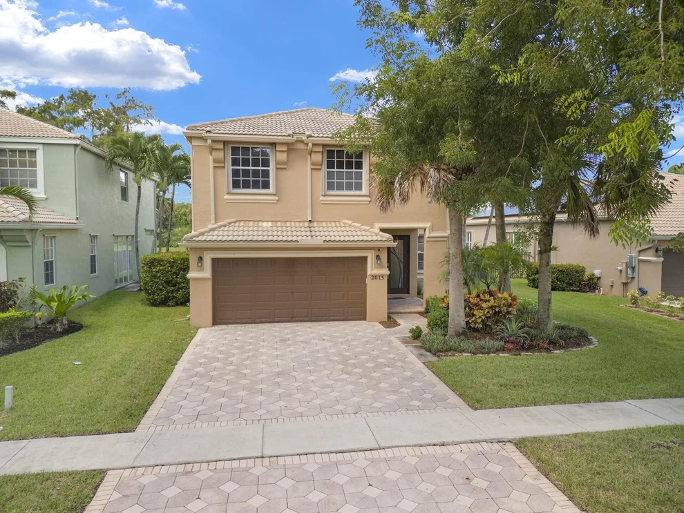 Unit for sale at 2015 Reston Circle, Royal Palm Beach, FL 33411