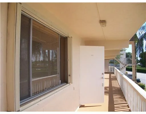 Unit for sale at 400 W Village Green Circle, Palm Springs, FL 33461