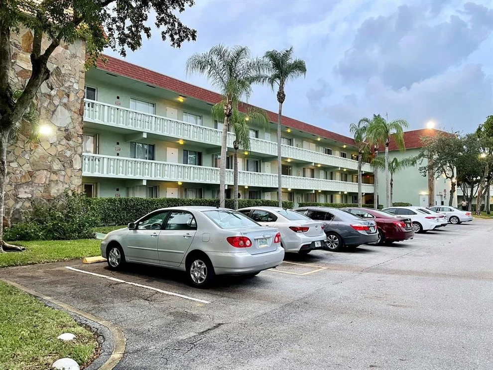 Unit for sale at 3100 Springdale Boulevard, Palm Springs, FL 33461