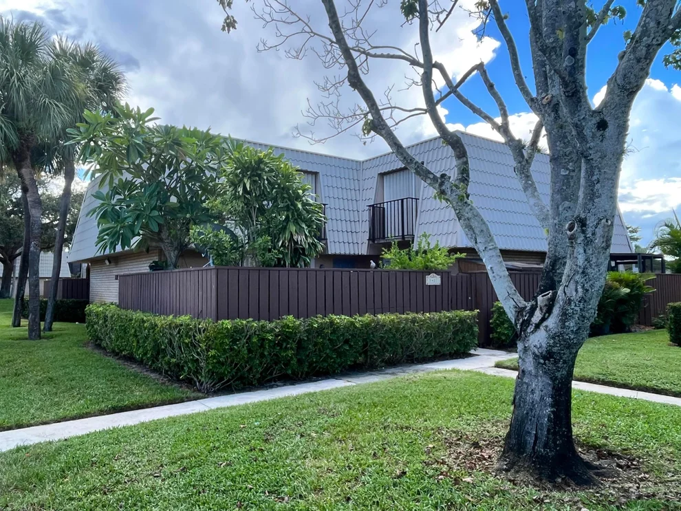 Unit for sale at 5407 54th Way, West Palm Beach, FL 33409